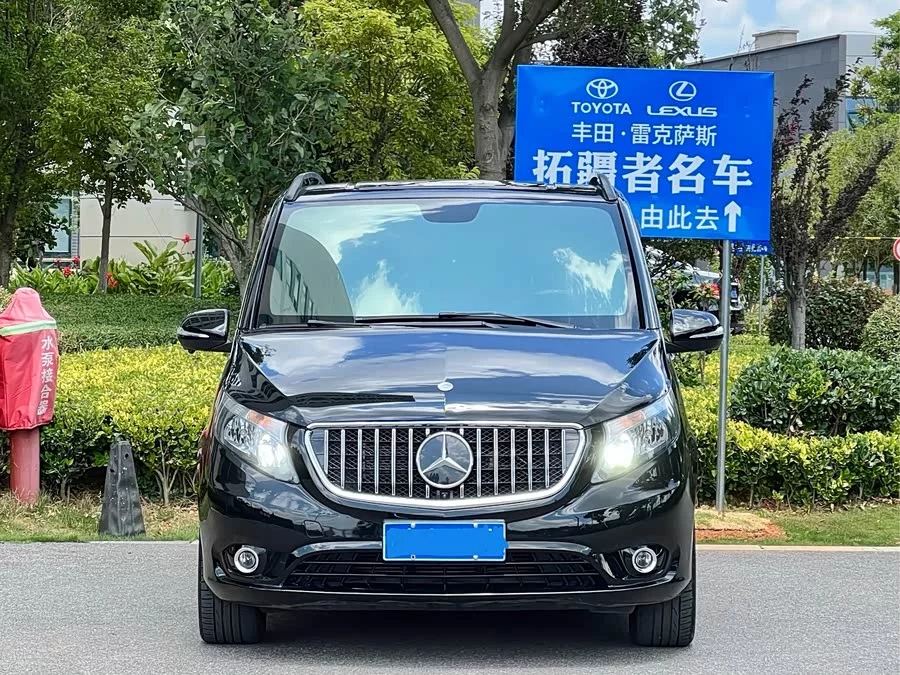 Mercedes Benz Vito