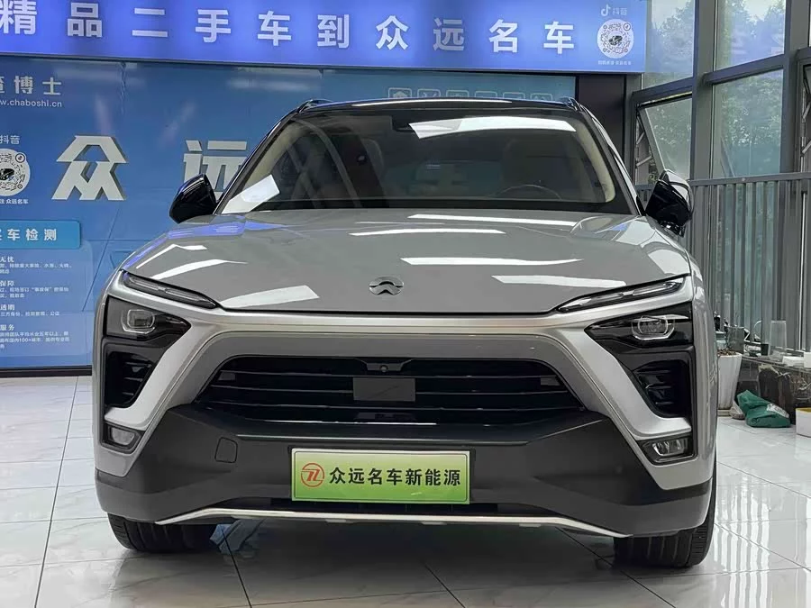 NIO ES8