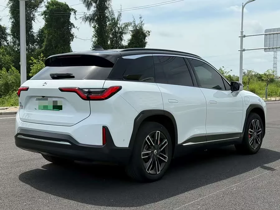 NIO ES6