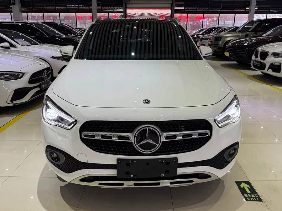 Mercedes Benz GLA