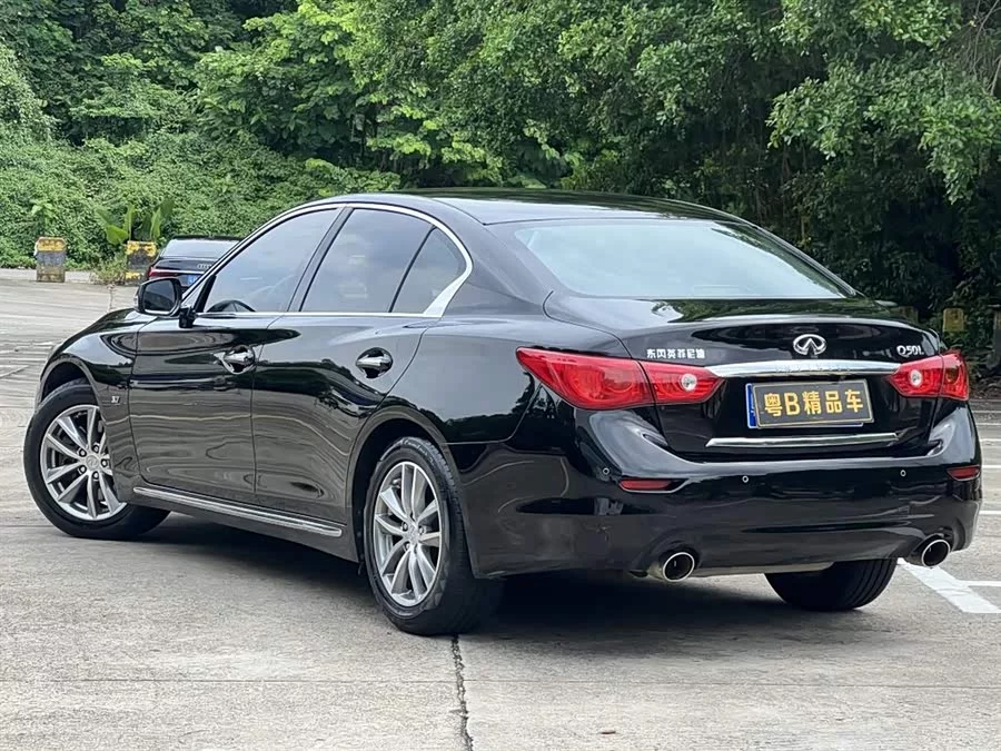 Infiniti Q50L