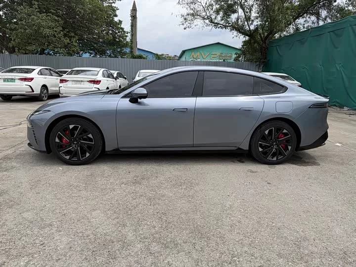 Dongfeng eπ007