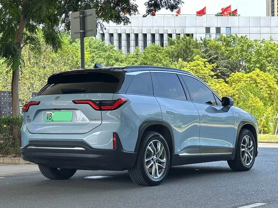 NIO ES6