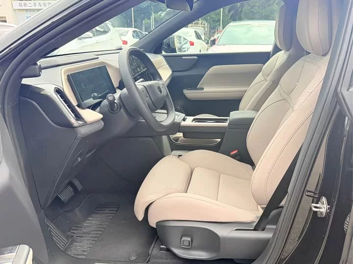 Volvo XC70 plug-in hybrid