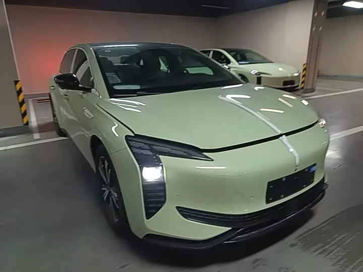 Hongqi EH7