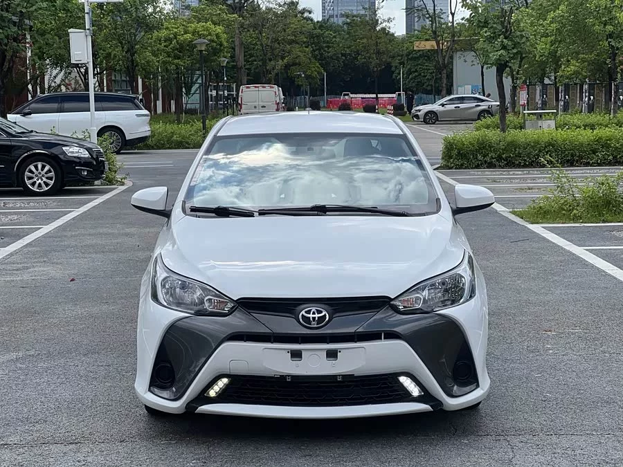 Toyota YARiS L