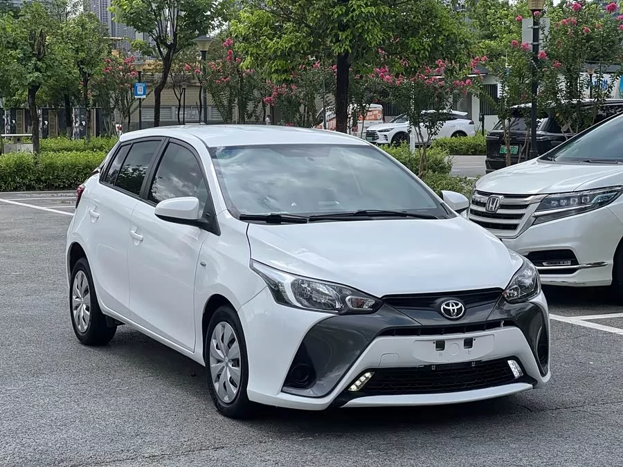Toyota YARiS L