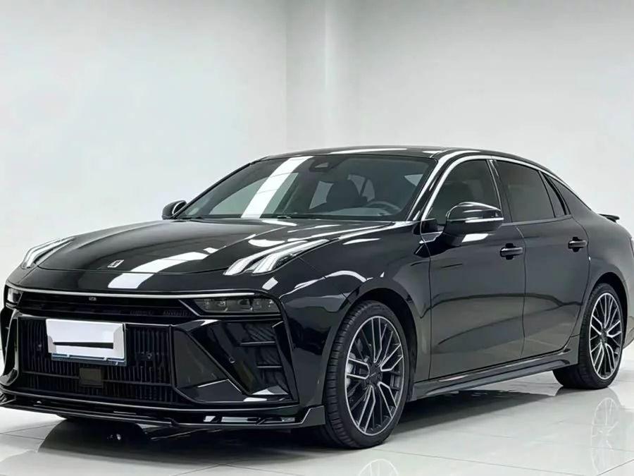 Lynk & Co 03