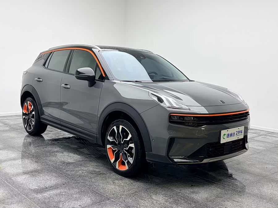 Lynk & Co 06