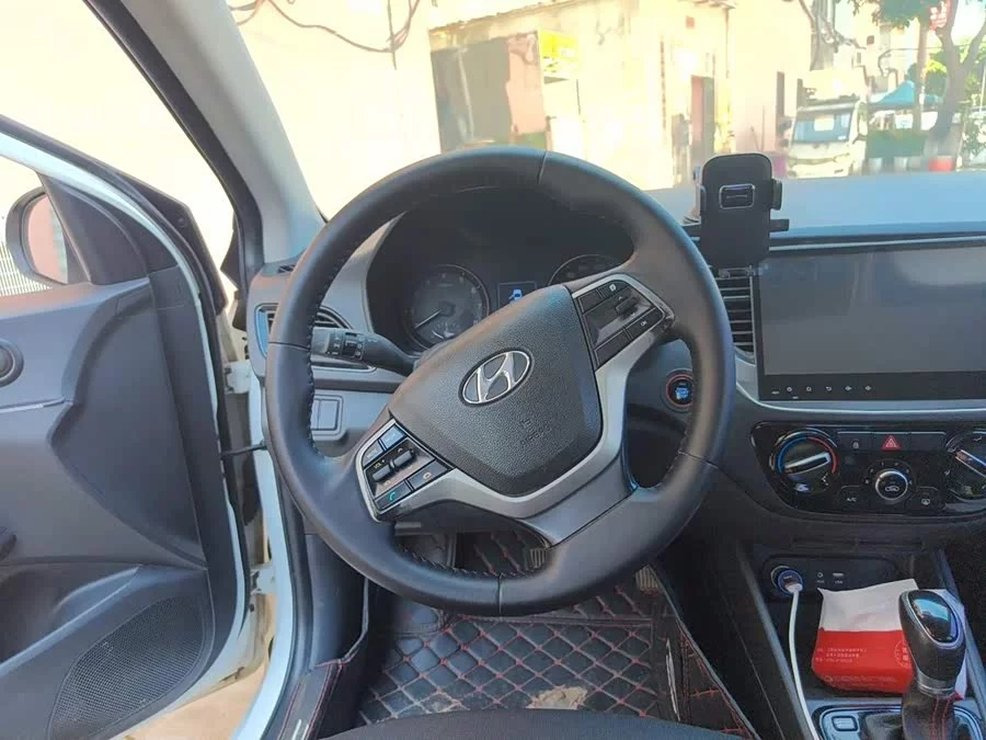 Hyundai Elantra / Celesta
