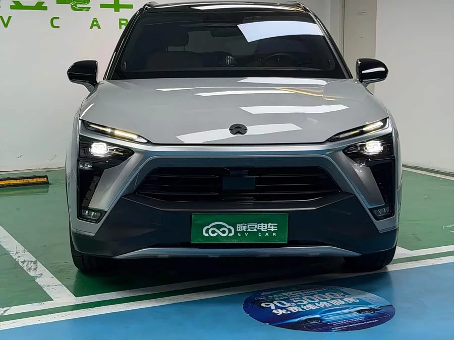 NIO ES8