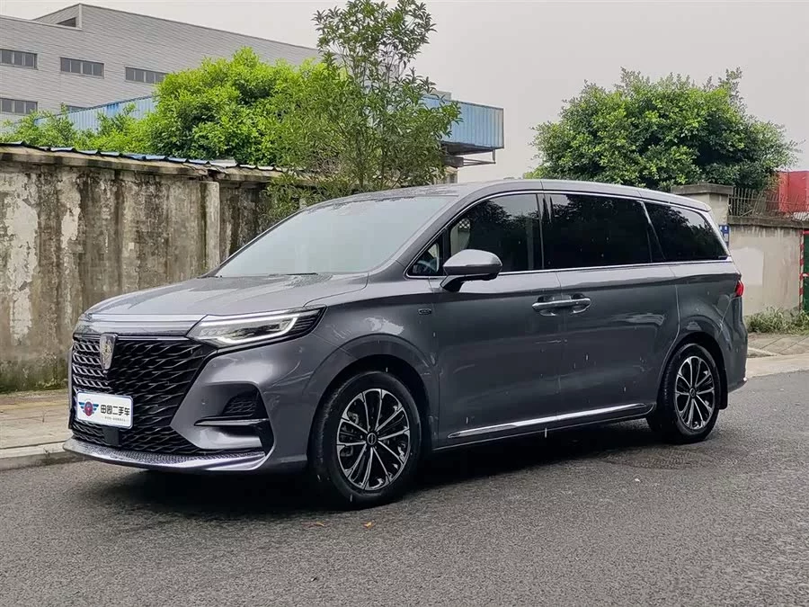 Roewe iMAX8