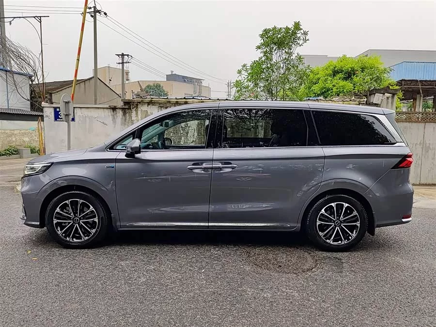 Roewe iMAX8