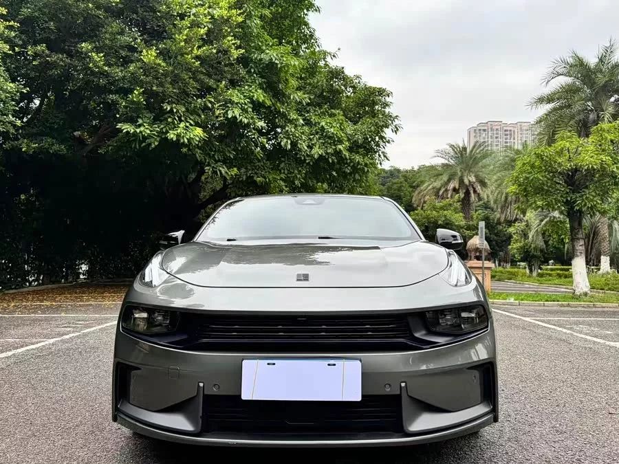 Lynk & Co 03