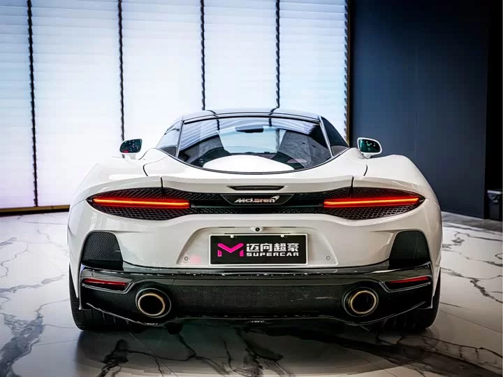 McLaren GT
