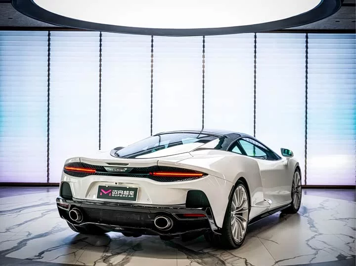 McLaren GT