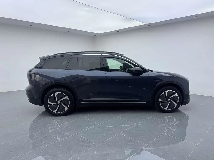 NIO ES6
