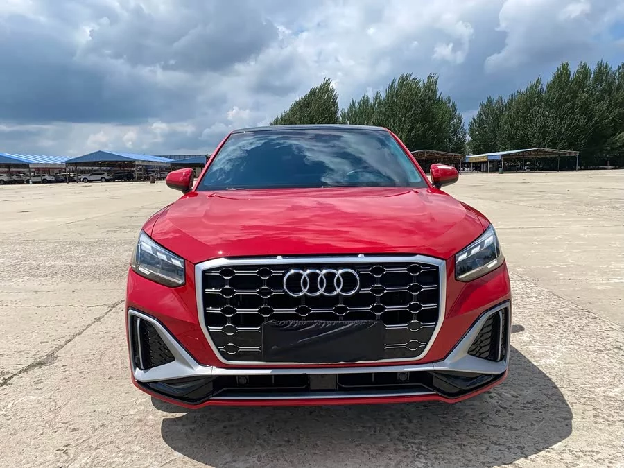 Audi Q2L