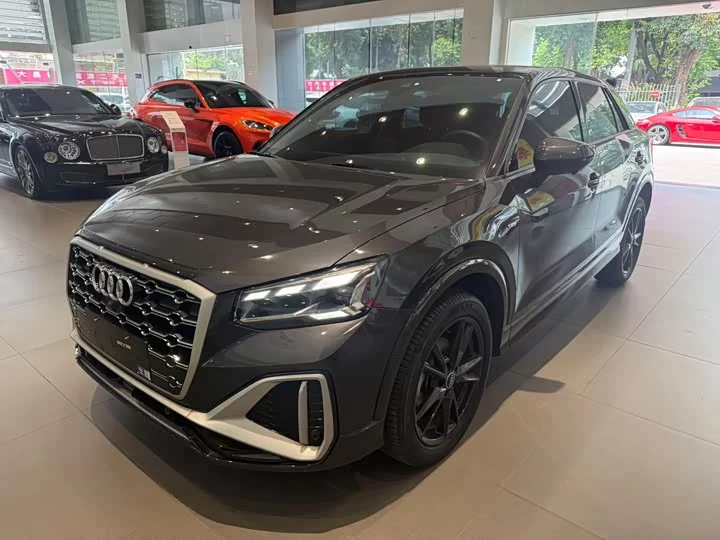 Audi Q2L