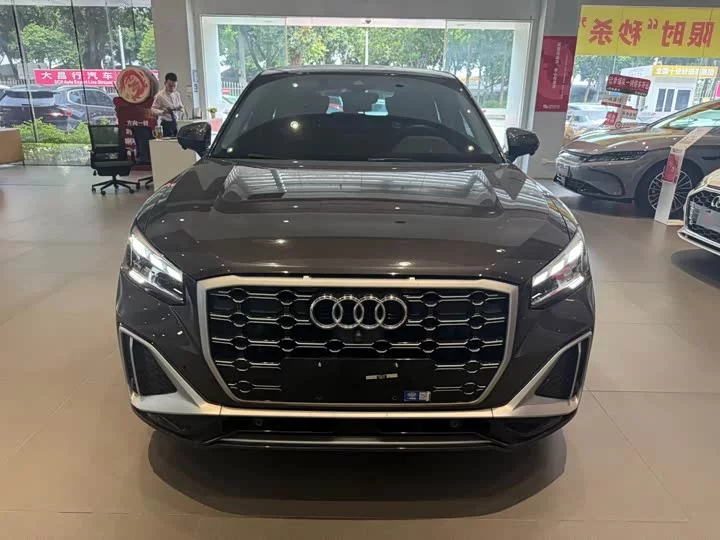 Audi Q2L