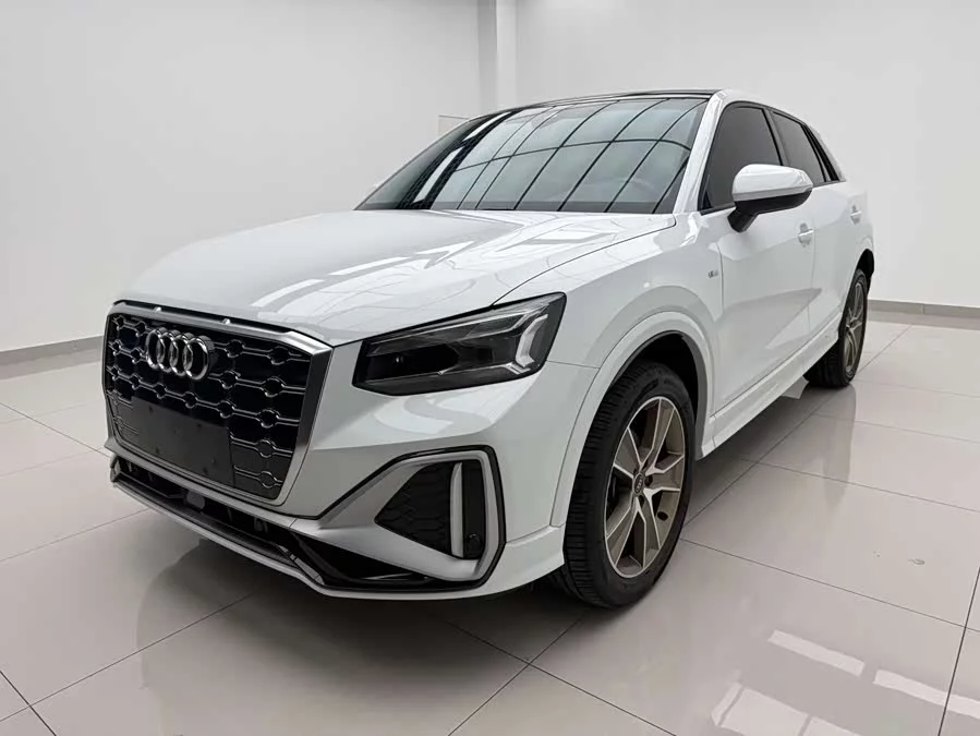 Audi Q2L