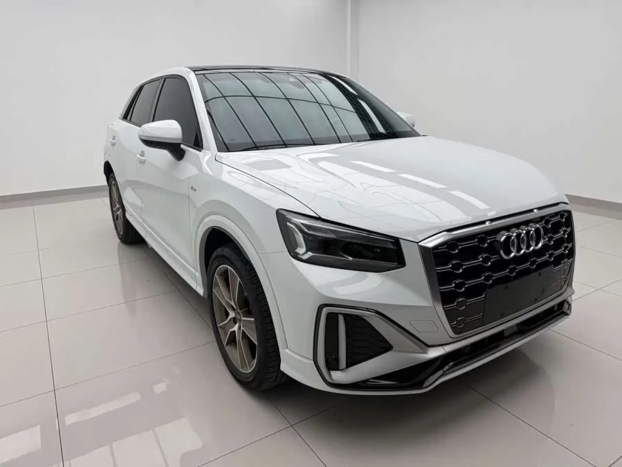 Audi Q2L