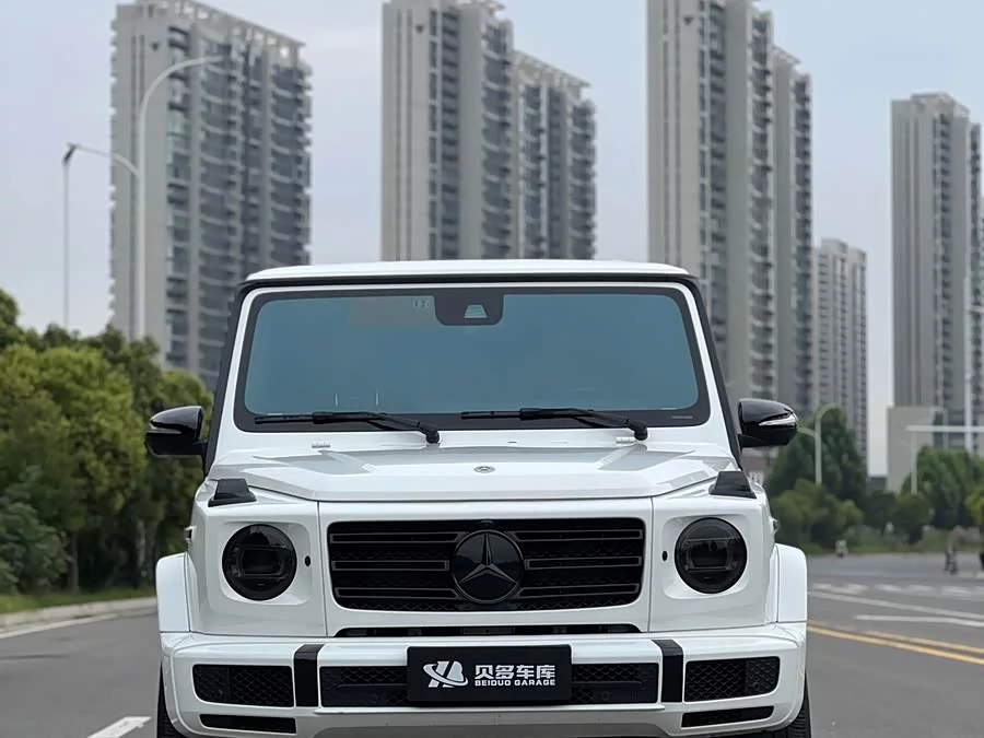 Mercedes Benz G-rated