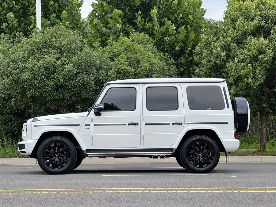 Mercedes Benz G-rated