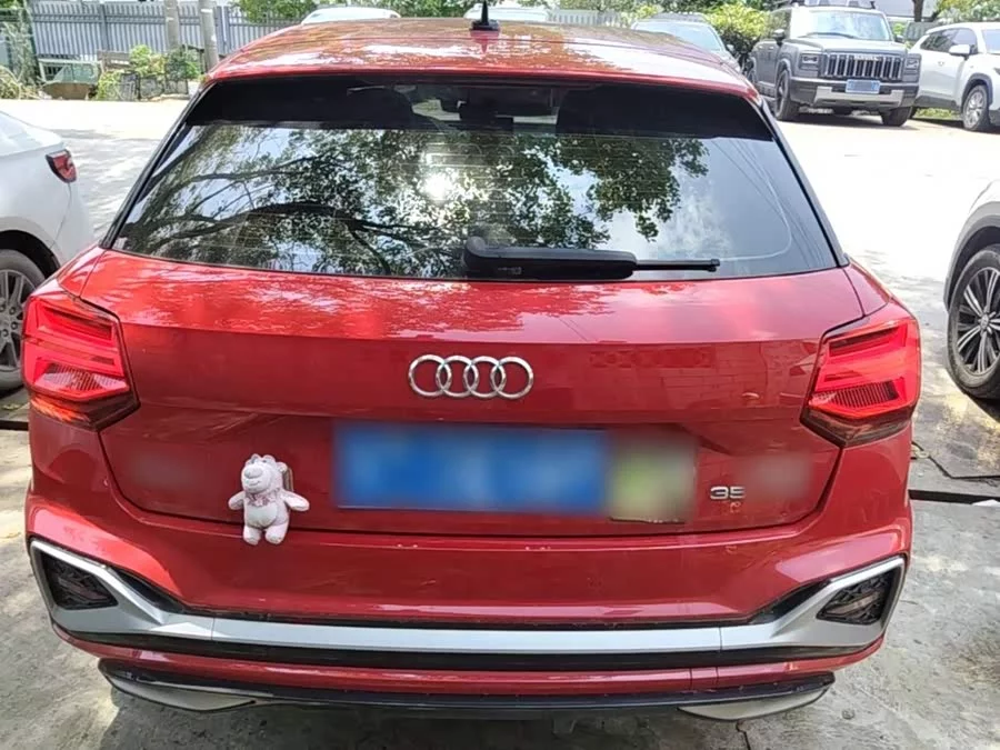 Audi Q2L