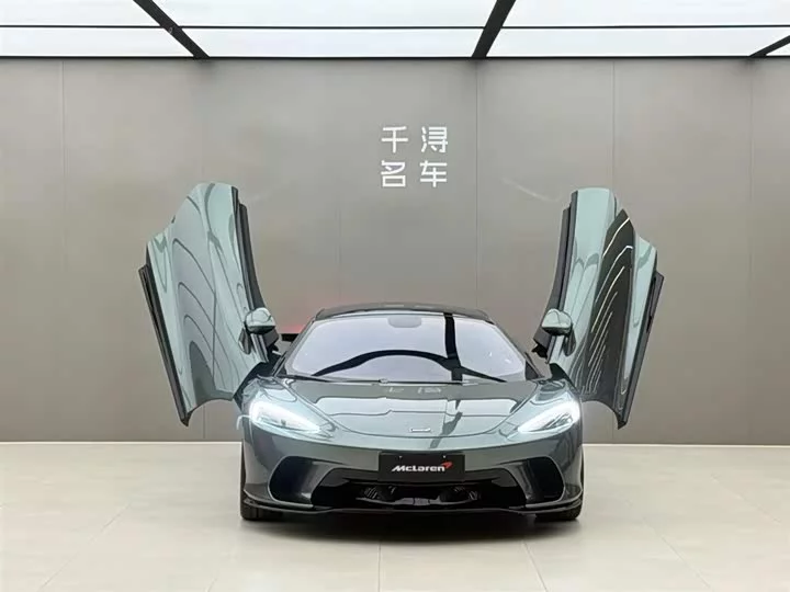 McLaren GT
