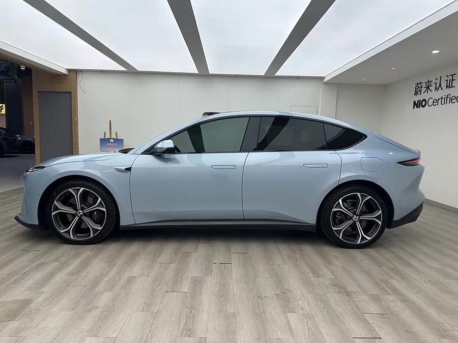 NIO ET5