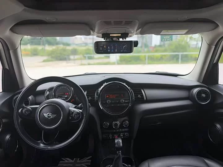 MINI 