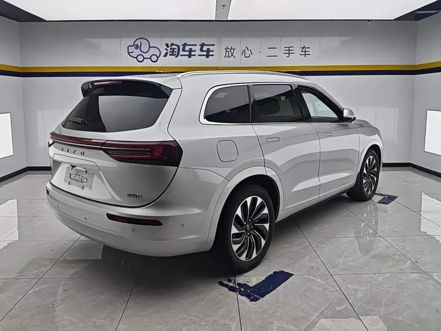 AITO Wenjie M7