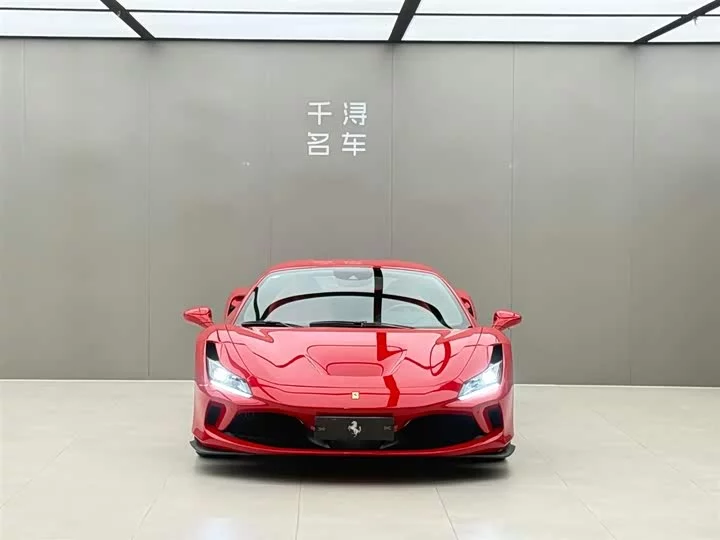 ferrari F8