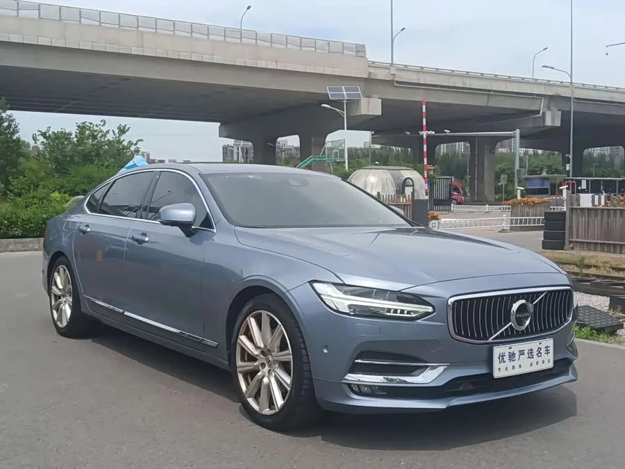 Volvo S90