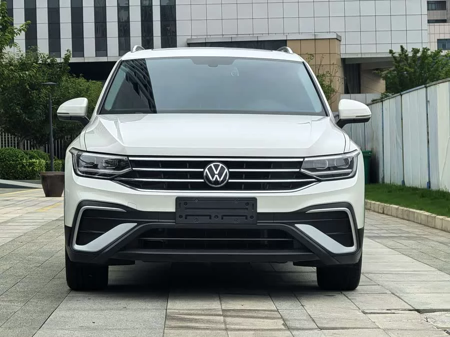 Volkswagen Tiguan L