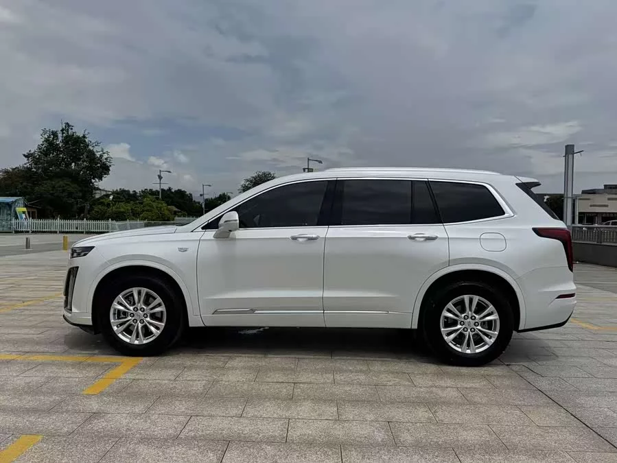 Cadillac XT6