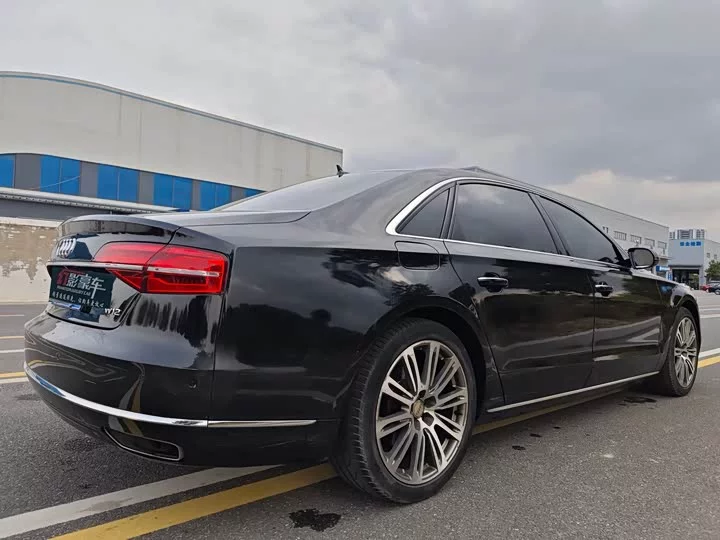 Audi A8