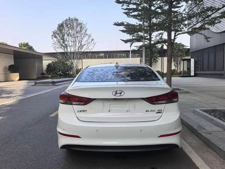 Hyundai elantra