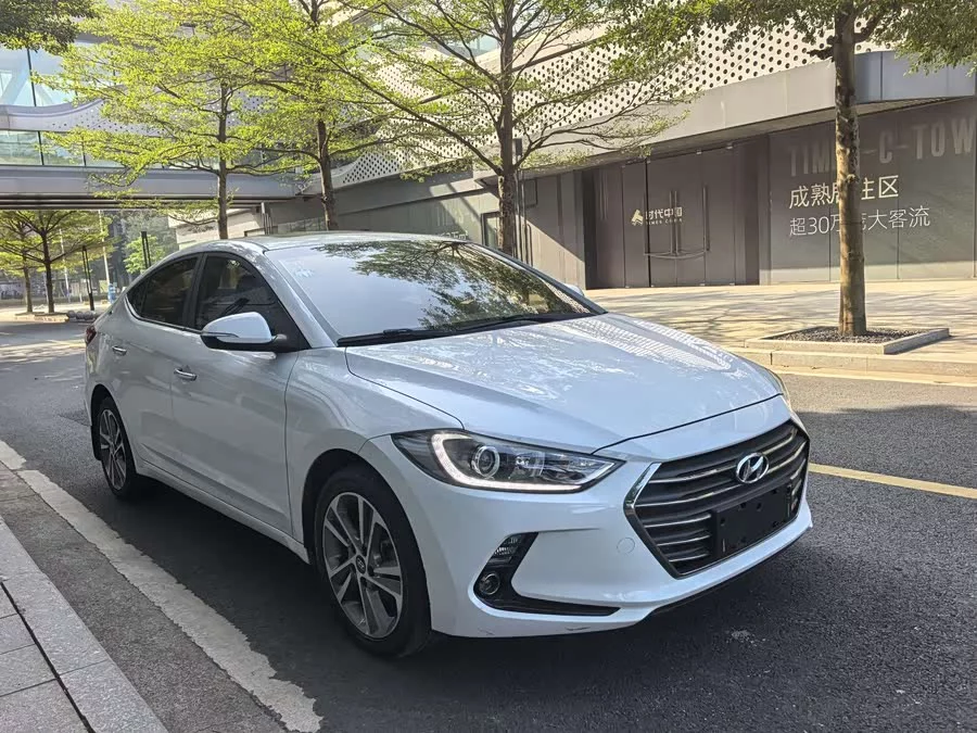 Hyundai elantra