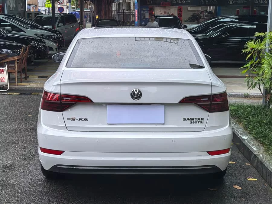 Volkswagen Sagitar