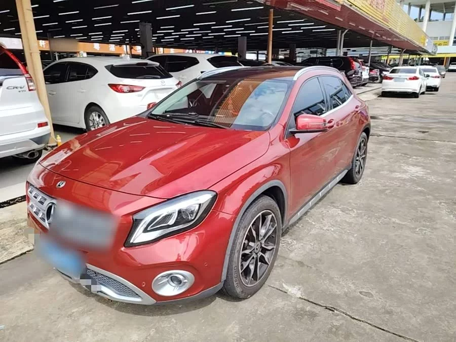 Mercedes Benz GLA