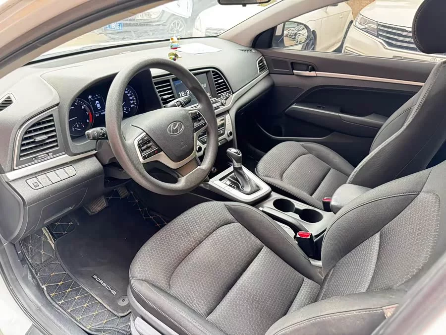 Hyundai elantra