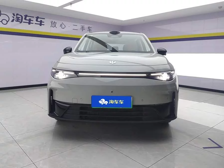 Leapmotor C10