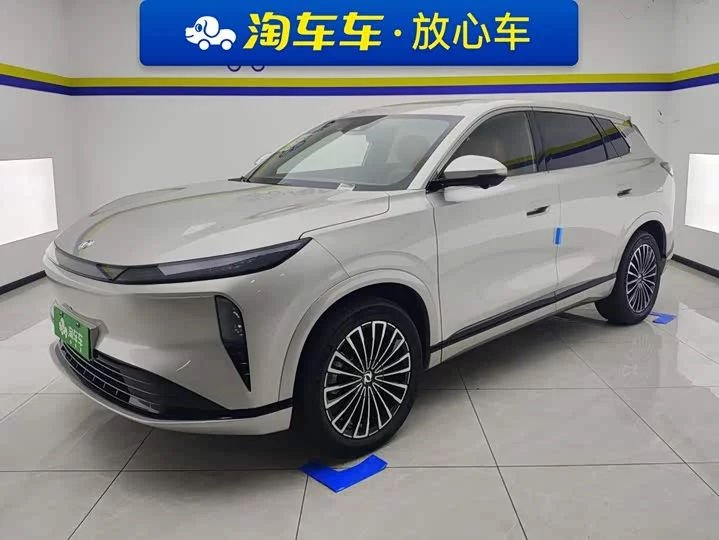 Dongfeng L8