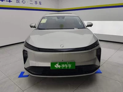 Dongfeng L8