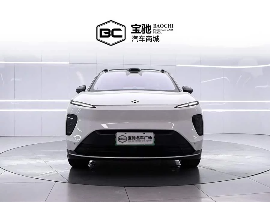 NIO ES8