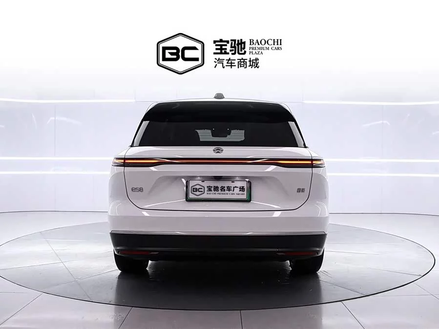 NIO ES8