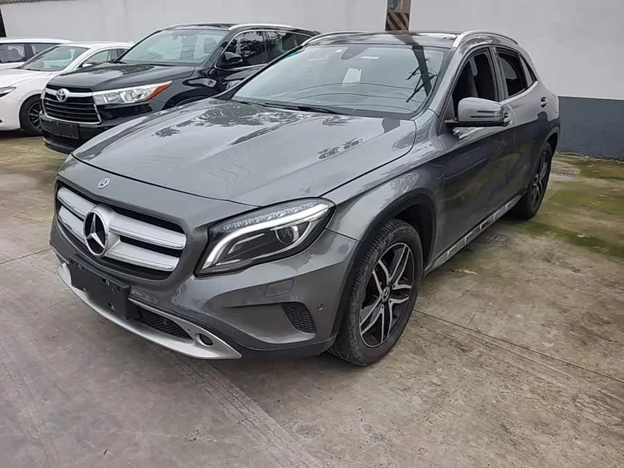 Mercedes Benz GLA