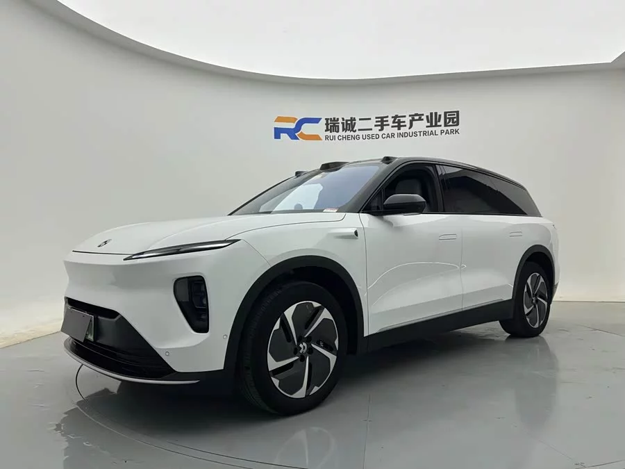 NIO ES8